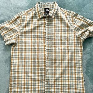 The North Face plaid button up shirt, Sz Medium.